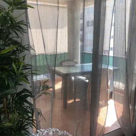 Apartment Downtown In Front Of The Sea