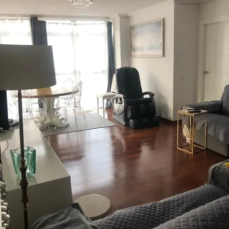 Apartment Downtown In Front Of The Sea