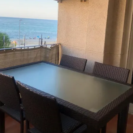 Apartment Downtown In Front Of The Sea